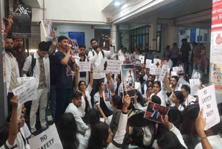 Pune Doctors Protest