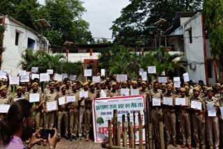 FOREST GUARDS ON STRIKE