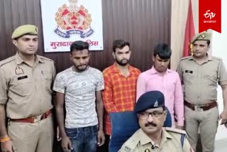 पुलिस की गिरफ्त में हत्यारोपी.