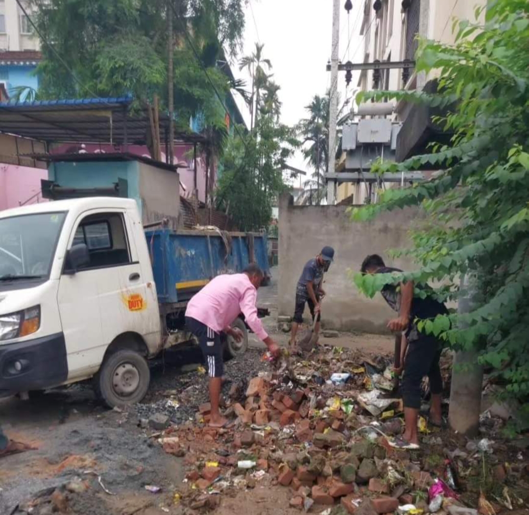 In Guwahati, 30 per cent of people throw their garbage in sewers, roads, empty spaces