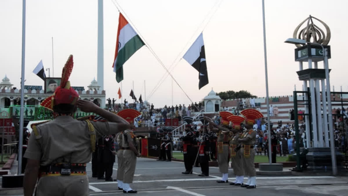 The timing of the retreat ceremony between BSF soldiers and the Pakistani Rangers on the Indo-Pak border at Attari near Amritsar was changed. As per the information, the new start time will be 5.30 pm and the event will conclude at 6.00 pm.