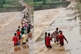 Villagers Crossed River With Dead Body Viral Video