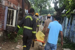 Five members of the same family were found buried under the debris as an old house collapsed in the Railway Colony located at Alambagh in Lucknow on Saturday.