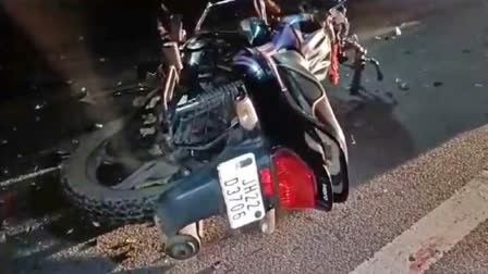 Road accident in Seraikela two youth died due to collision with trailer