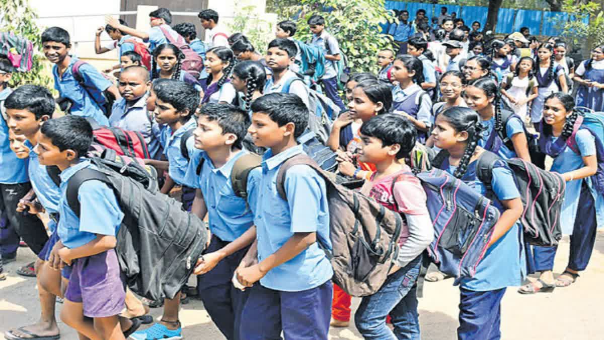 Telangana 1864 schools have no students