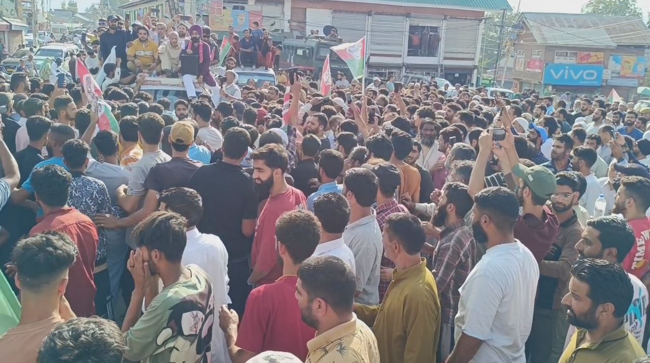 After the alliance with Jamaat e Islami, Awami Ittehad Party powerful show in tral