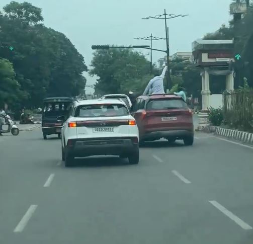 Reckless Driving On Bhubaneswar Road