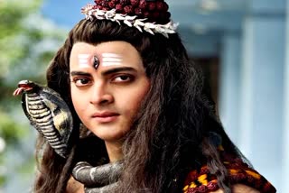 Dibyojyoti Dutta as Shiba in Mahalaya