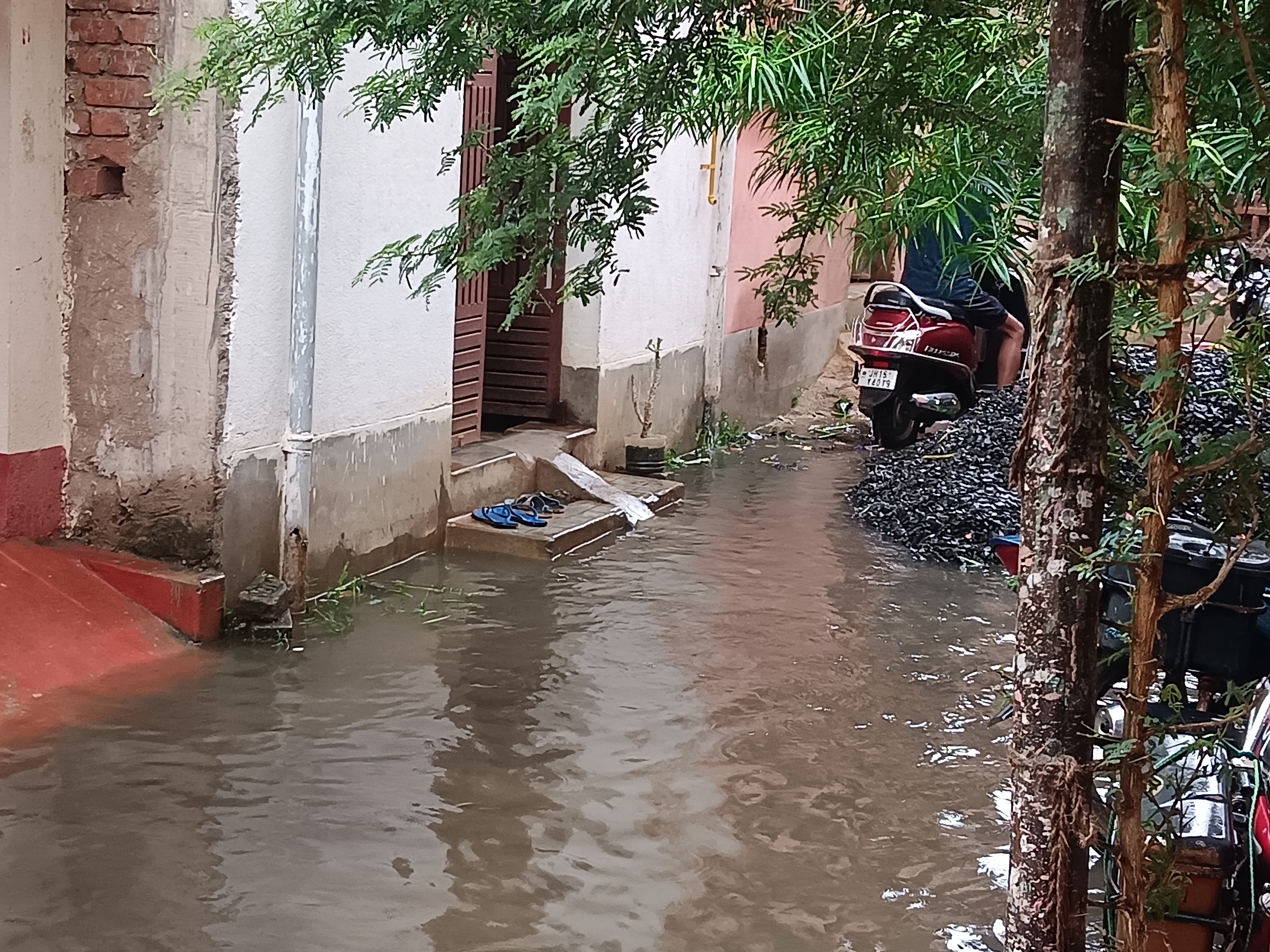 life disrupted due to continuous rain in Deoghar