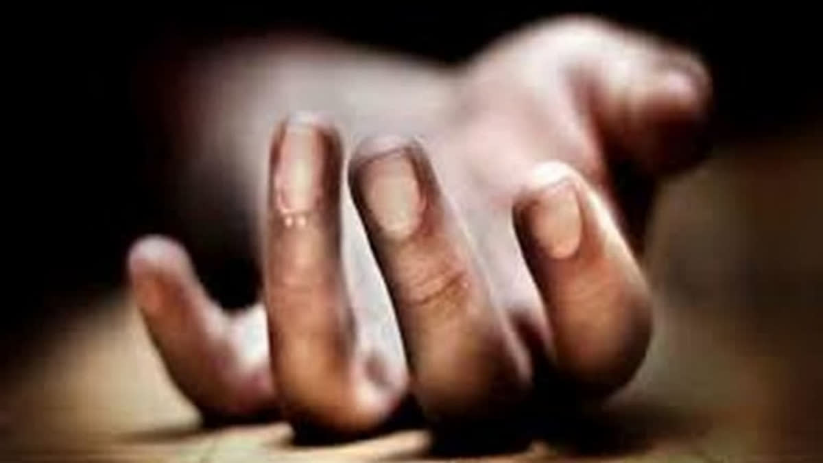 West Bengal: Man consumes poison soon after attacking wife with sharp weapon; both die