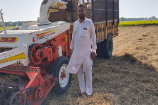 A farmer of Wajidke Kalan village of Barnala is earning lakhs of rupees by selling straw