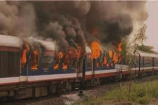 Fire guts five coaches of passenger train in Ahmednagar district; no casualties