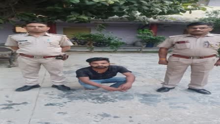 पुलिस गिरफ्तर में ठग