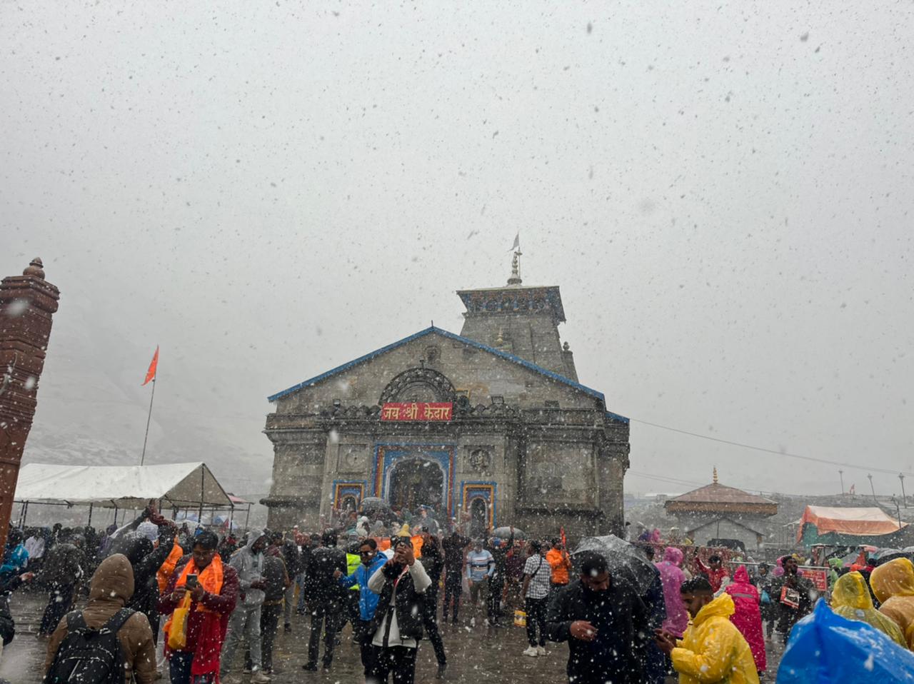 Snowfall in Kedarnath Dham