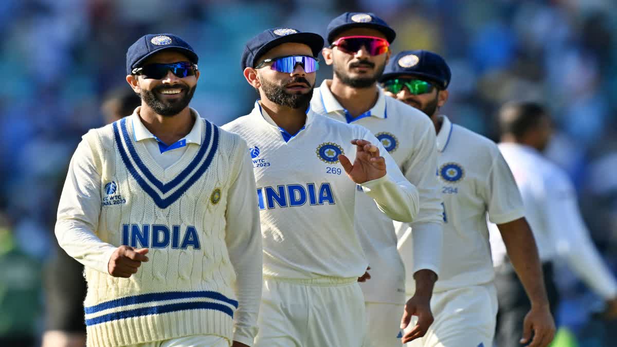 Ravindra Jadeja, Virat Kohli, Axar Patel and Shardul Thakur