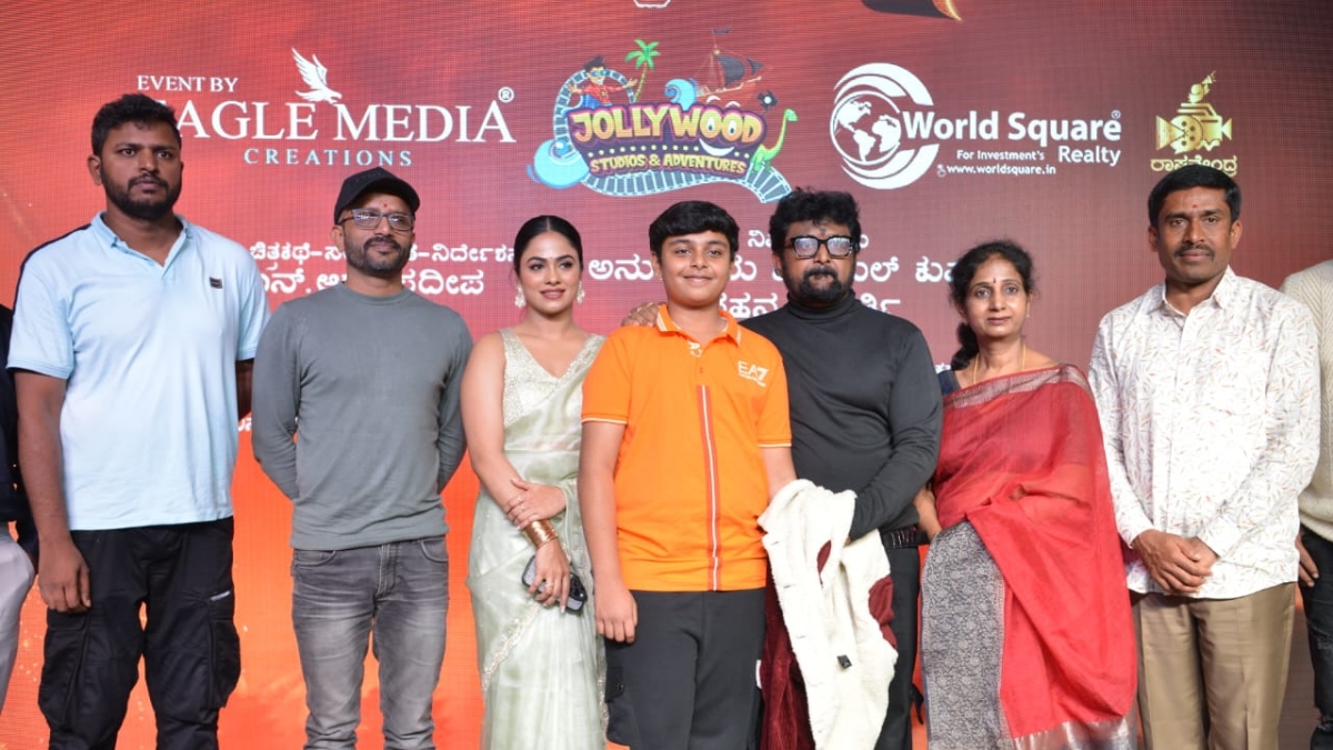 'Yalakunni Mera Naam Vajramuni' film team