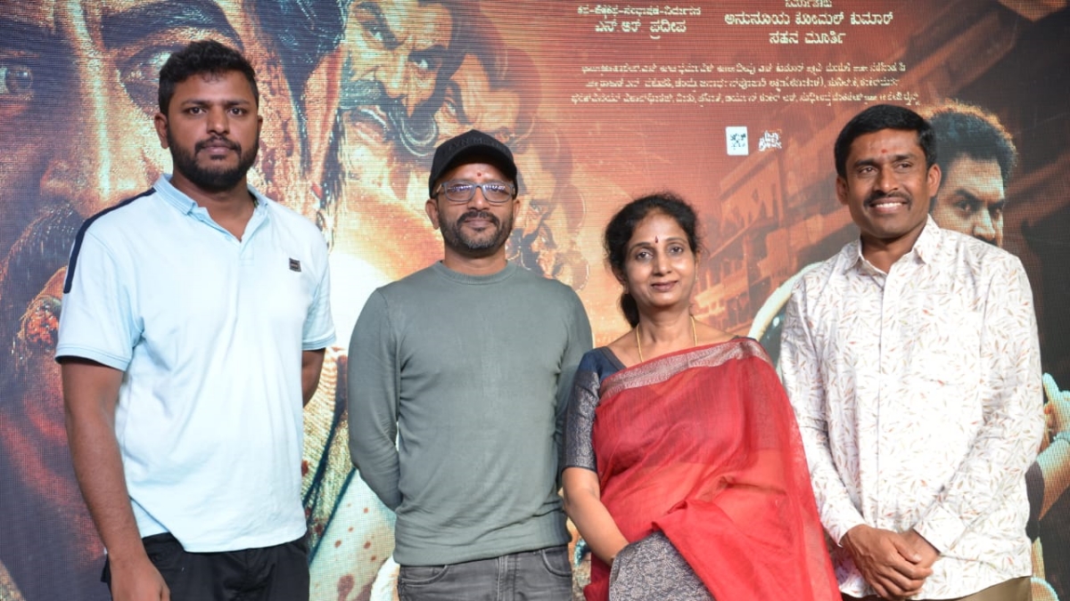 'Yalakunni Mera Naam Vajramuni' film team