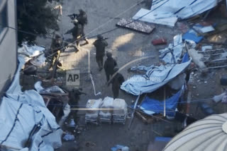 Israeli tanks and soldiers search Gaza's Al-Shifa  Hospital compound