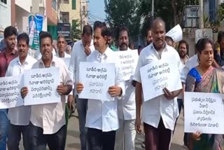 Devineni_Uma_Protest_Against_Ash_Illegal_Transport