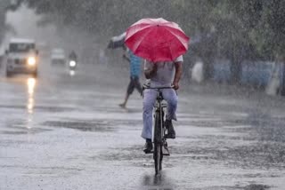 Kerala Latest Weather Updates  Kerala Rain And Weather Update  Wide Rain Expected On Coming Five Days  Districts Having Yellow Alerts  Rain Alerts In Kerala  5 ദിവസം മഴ കനക്കും  എത്ര ജില്ലകളില്‍ യെല്ലോ അലര്‍ട്ട്  തിരമാലയ്ക്കും കടലാക്രമണത്തിനും സാധ്യത  കേരളത്തിലെ മഴ മുന്നറിയിപ്പ്  ബംഗാൾ ഉൾകടലില്‍ തീവ്ര ന്യുനമർദ്ദം