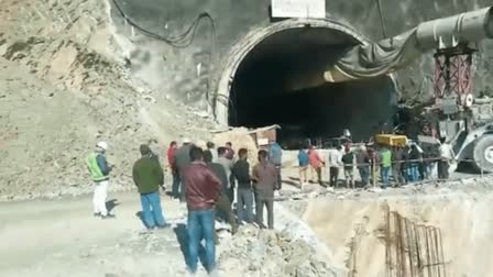 Uttarkashi tunnel collapse  utharakashi rescue operations under way  90 hours 40 labourrs stuck in tunnel  airforce bring machine from delhi  highway protest