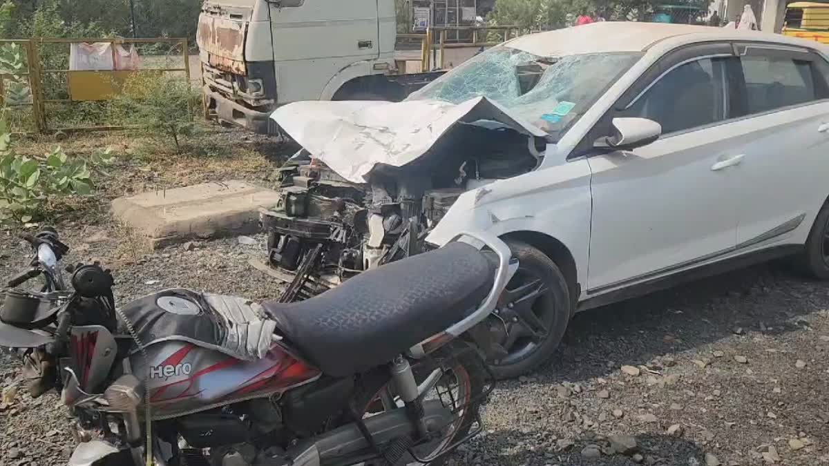 CAR HIT BIKE BHOPAL VIDISHA ROAD