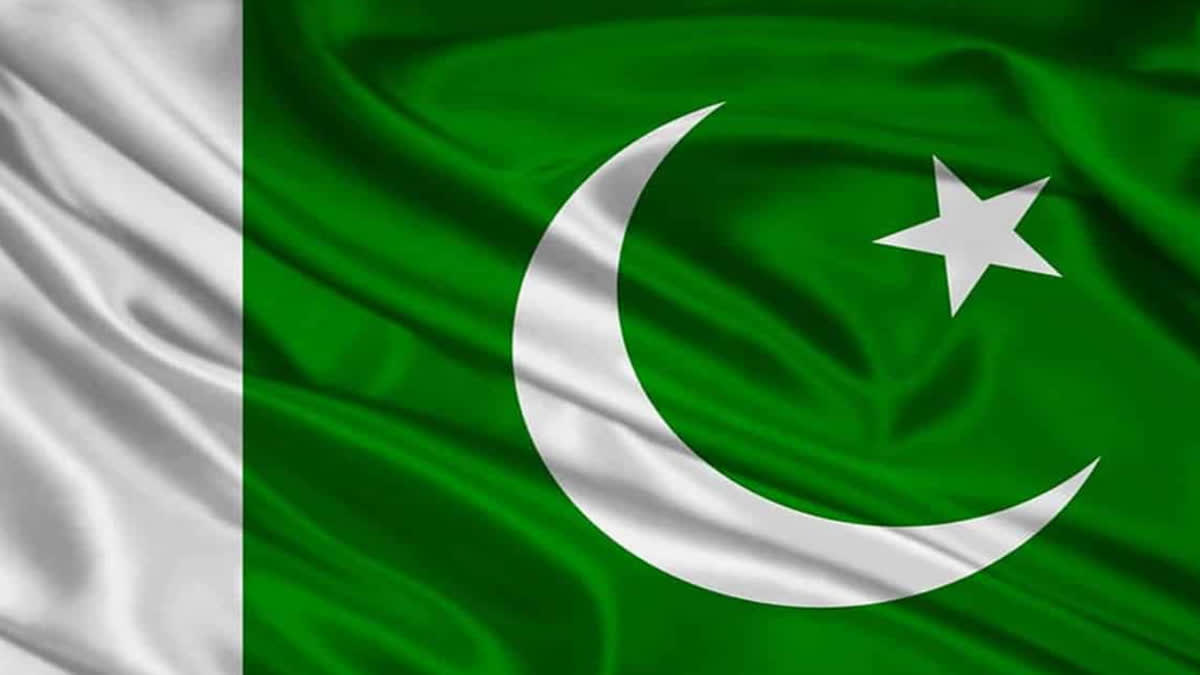 Pakistan minister Sarfaraz resigns