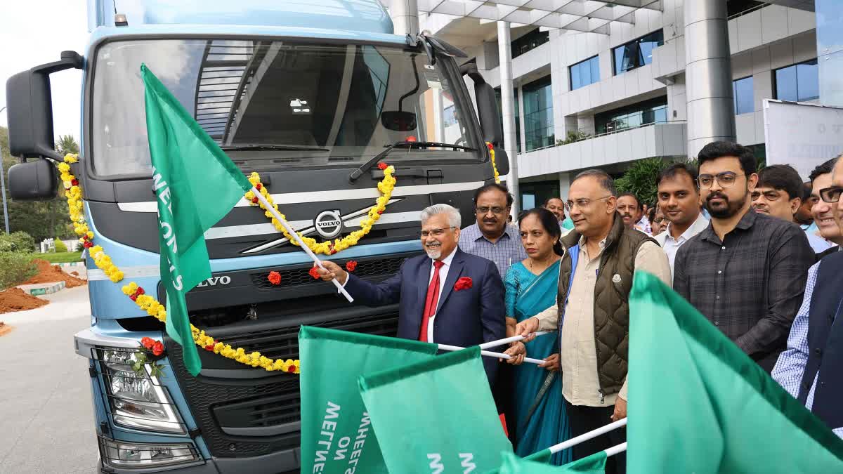 State Health Minister Dinesh Gundu Rao Inaugurated Mobile Community Health Centre