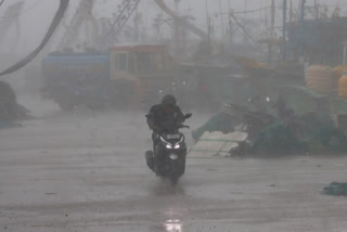 Heavy rain warning for southern districts tomorrow