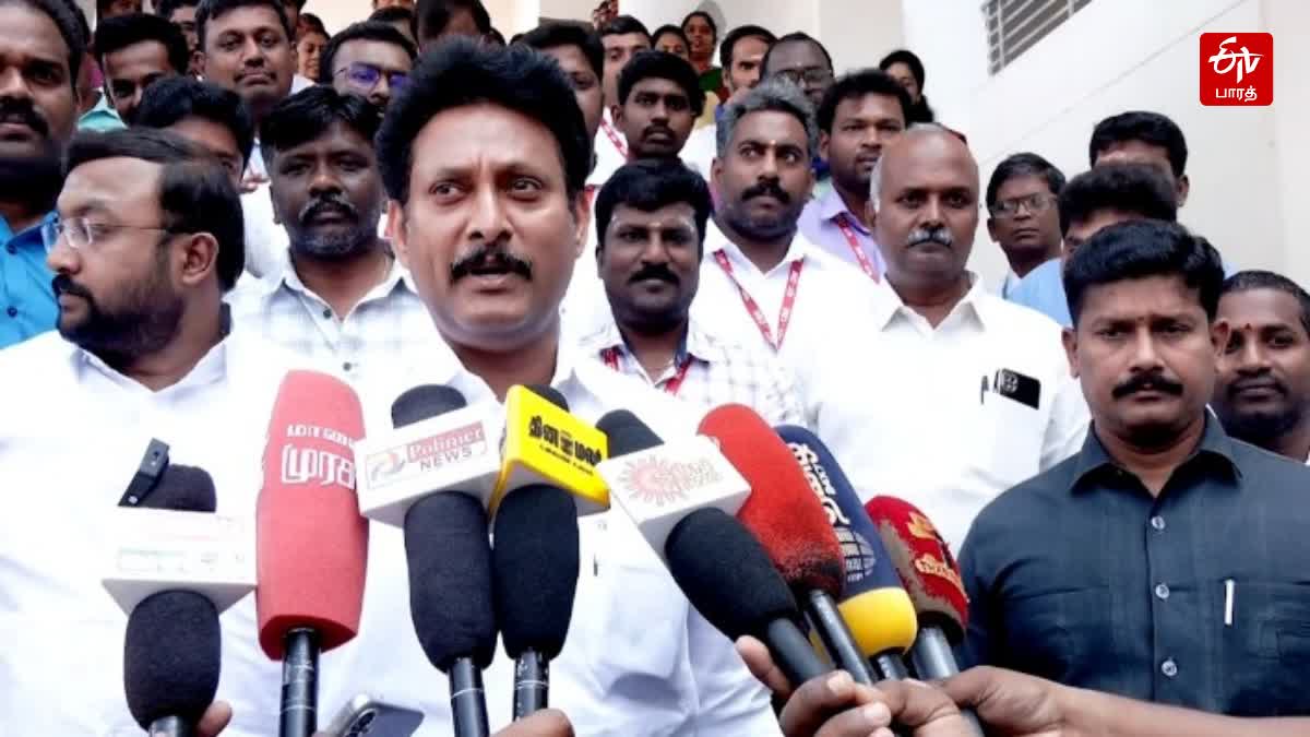 பள்ளிக்கல்வித் துறை அமைச்சர் அன்பில் மகேஷ்