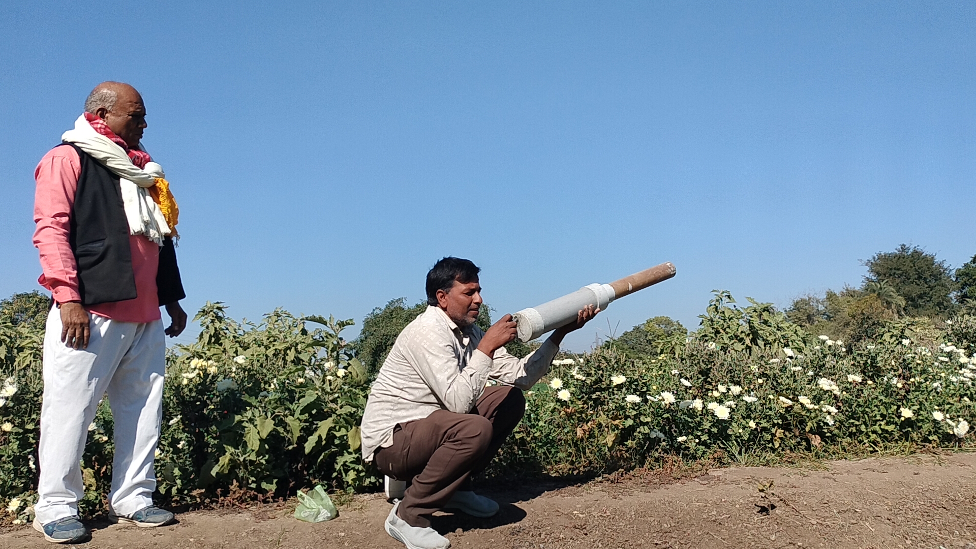 farmer PROTECT CROP Jugaad cannon