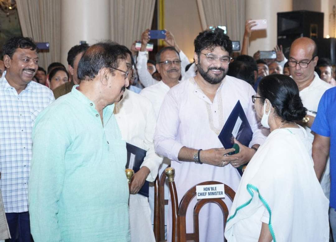 Babul Supriyo Takes Oath as Cabinet Minister in Mamata Banerjee Govt