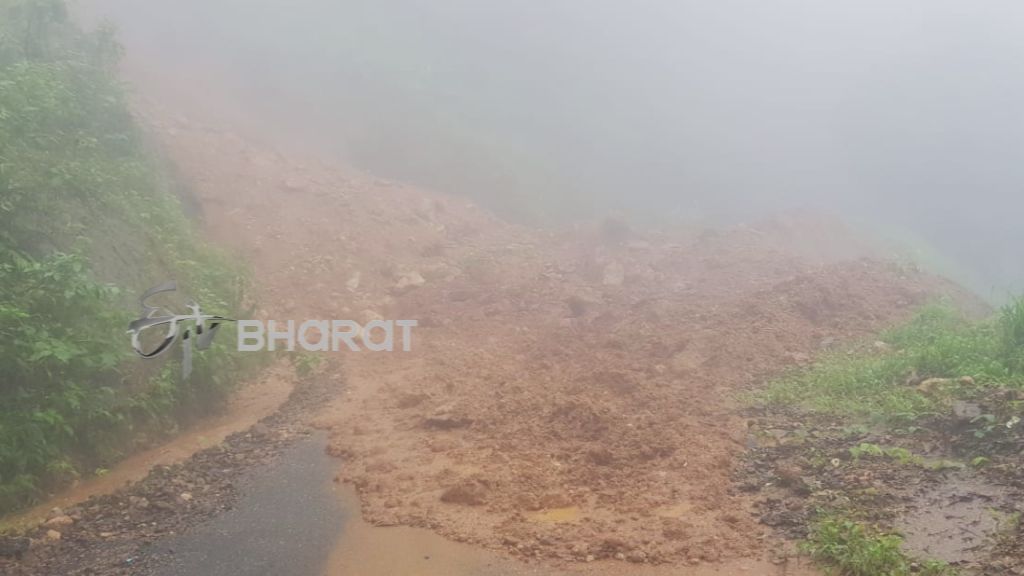 Rain update pathanamthitta Kerala  latest rain update from pathanamthitta Kerala  Weather update kerala  kerala rains  kerala red alert districts  kerala rain live updates  പത്തനംതിട്ടയില്‍ റെഡ് അലര്‍ട്ട്  പത്തനംതിട്ട ജില്ലയില്‍ കനത്തമഴ  പത്തനംതിട്ടയില്‍ ജാഗ്രത നിര്‍ദേശം  കേരത്തിലെ കാലാവസ്ഥ റിപ്പോര്‍ട്ട്  സംസ്ഥാനത്തെ റെഡ് അലര്‍ട്ട് ജില്ലകള്‍