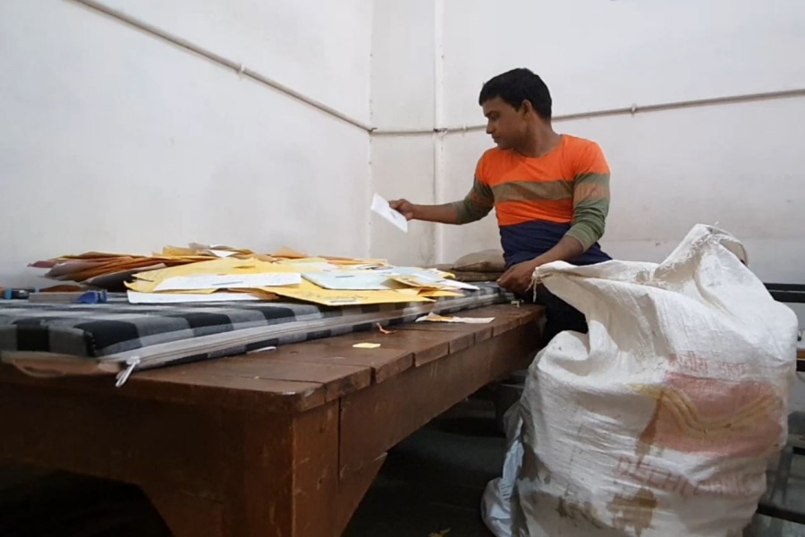 Rohtak Post Office flooded with 40,000 Rakhis, greeting cards for Gurmeet Ram Rahim