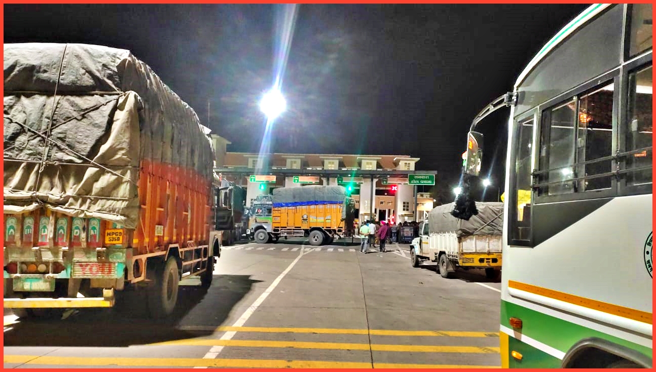 Fight on Sanwara Toll Plaza