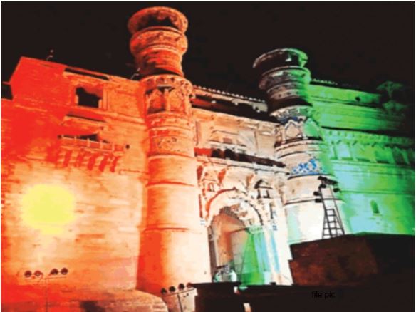 first flag hoisted in gwalior after 10 days