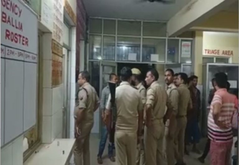 Police team in Ballia Hospital