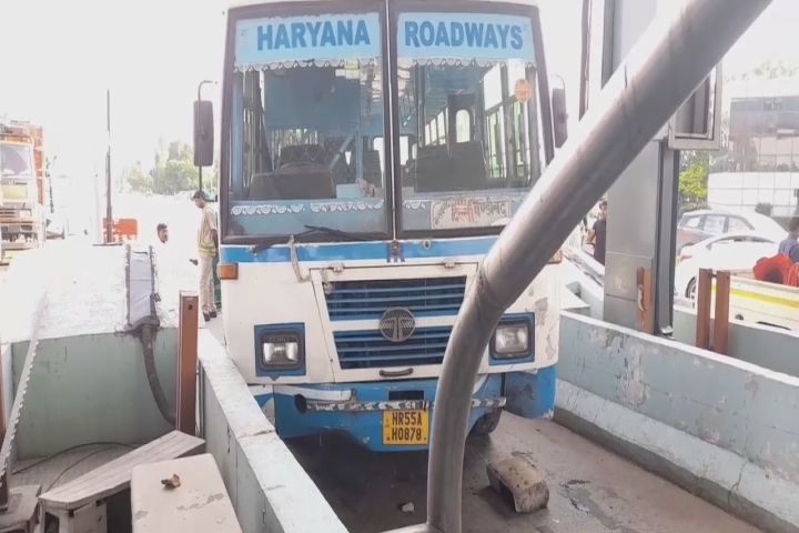 bus accibus accident in Panipatdent at Panipat toll