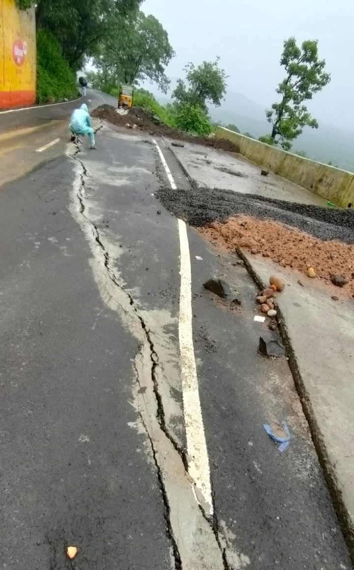 MP Chhattisgarh road link broken
