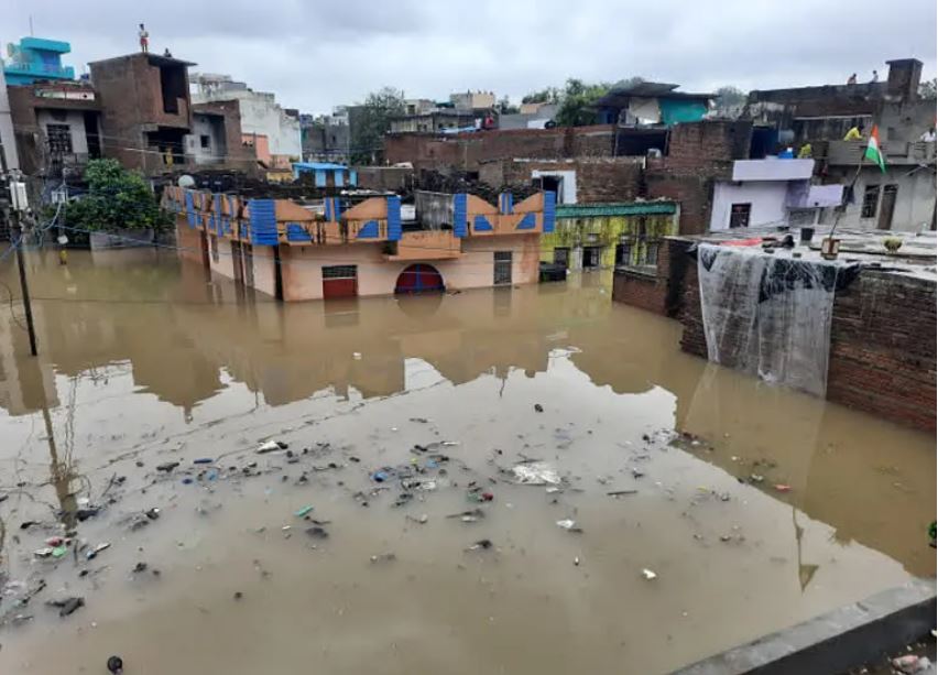 Dholpur 80 villages under Threat, Bridge washed away in Sirohi
