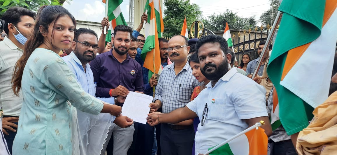 Contract workers tiranga bike rally