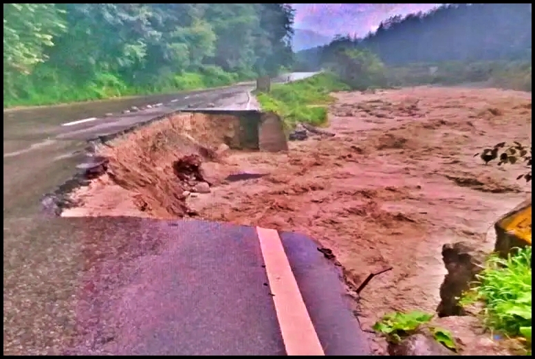 Damage due to rain in kullu