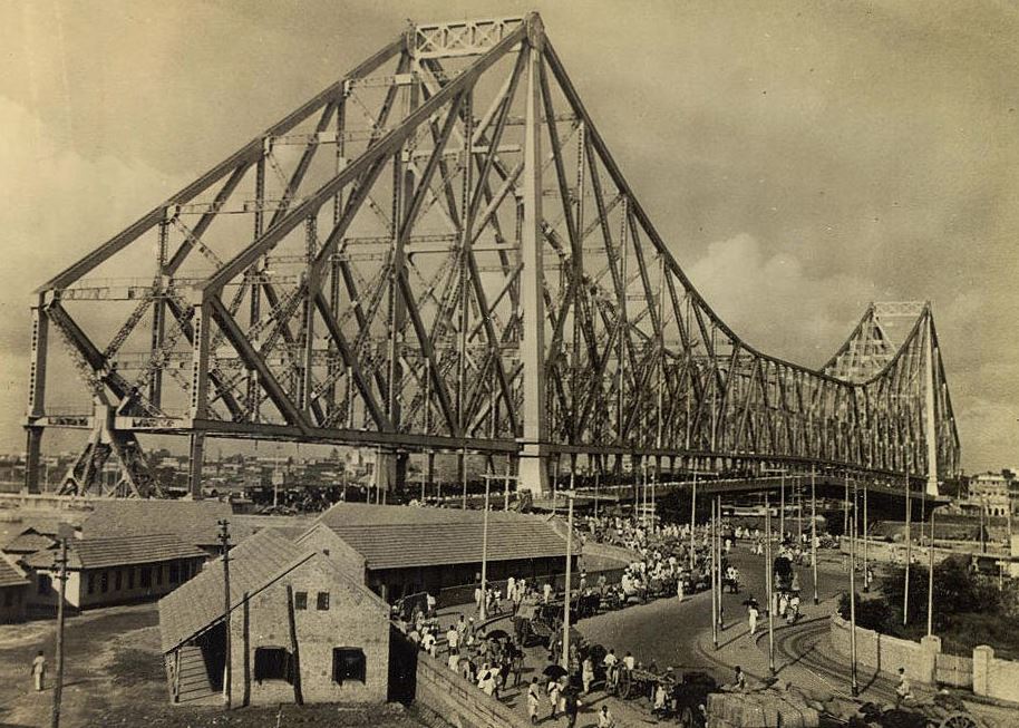 Historical Howrah Bridge AT Glance