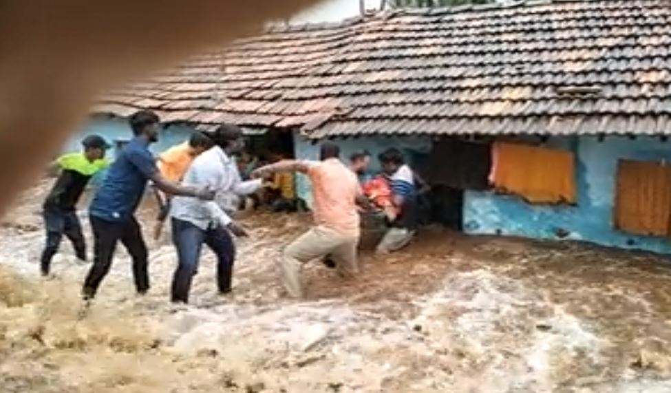 Women and 12 day old baby rescue at Gokak