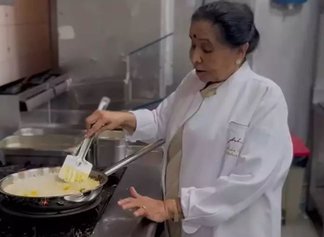 Asha Bhosle as a Good Cook  Cooking Tips