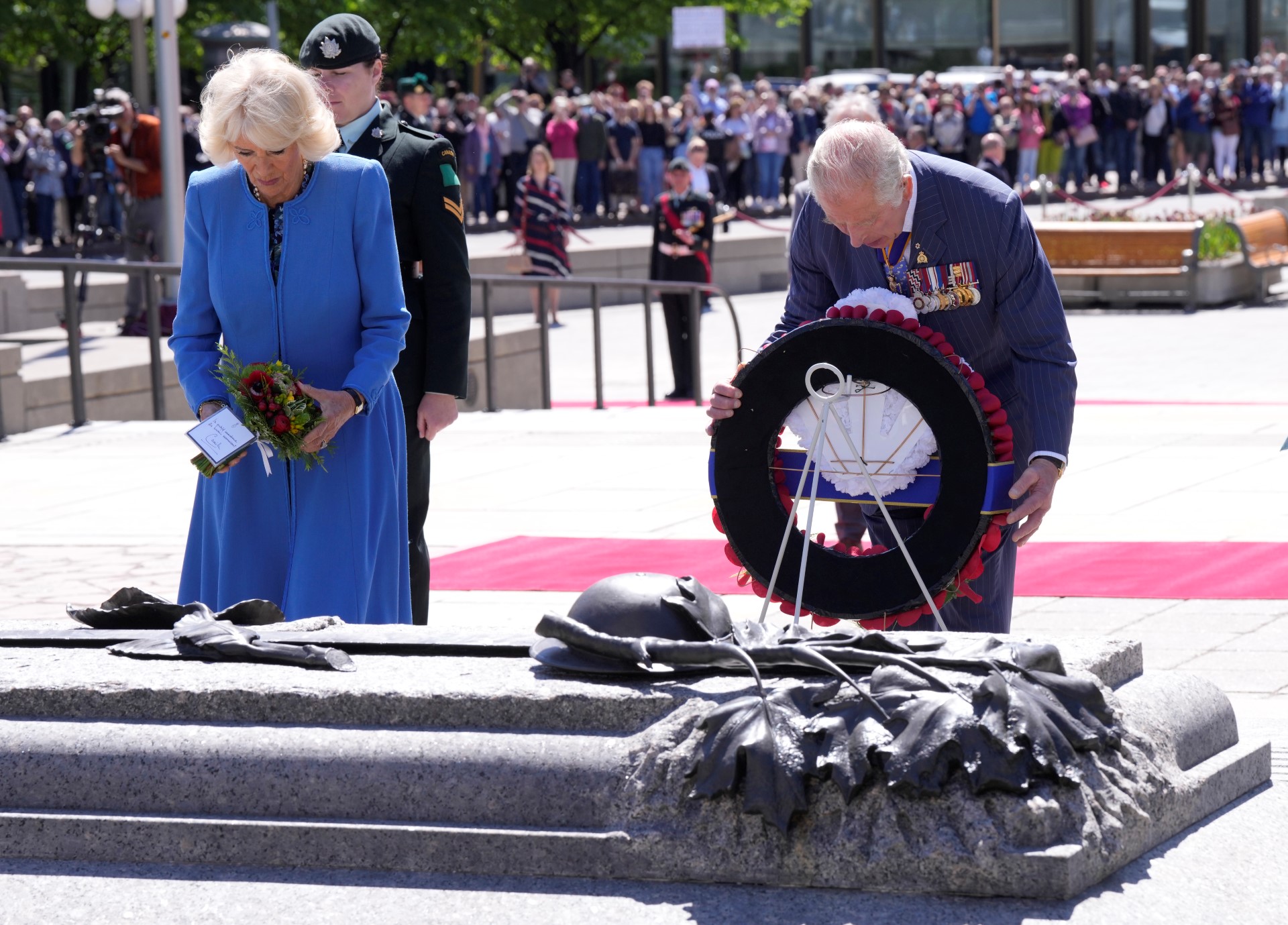 QUEEN ELIZABETH II DIES in scotland Camilla became Queen of Britain, but got no rights