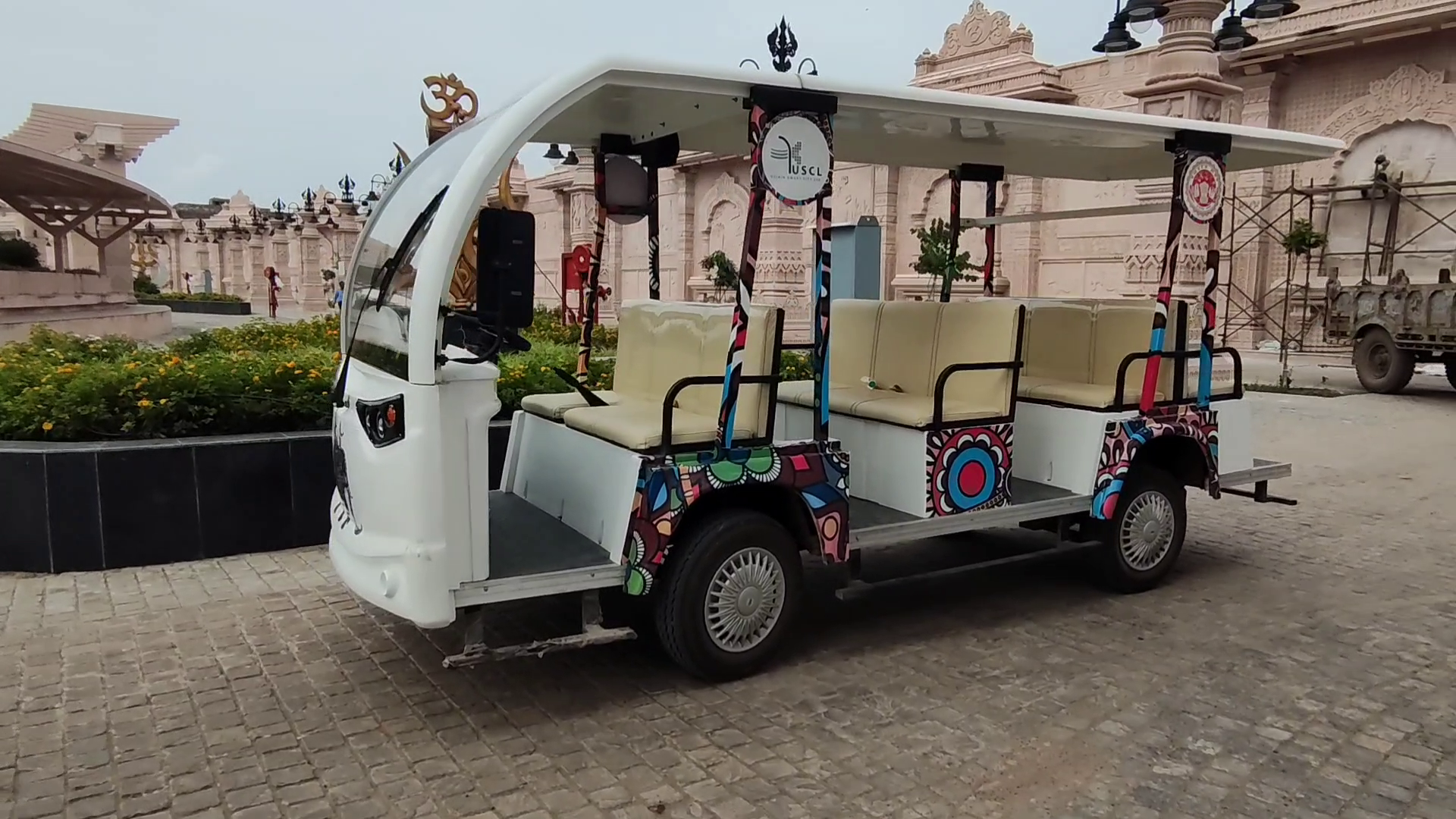 12 electric vehicles come to temple