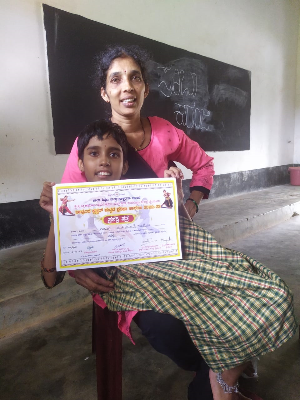 specially-abled-student-get-first-place-in-speech-contest-at-pratibha-karanji