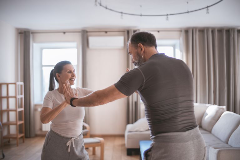 COUPLE YOGA