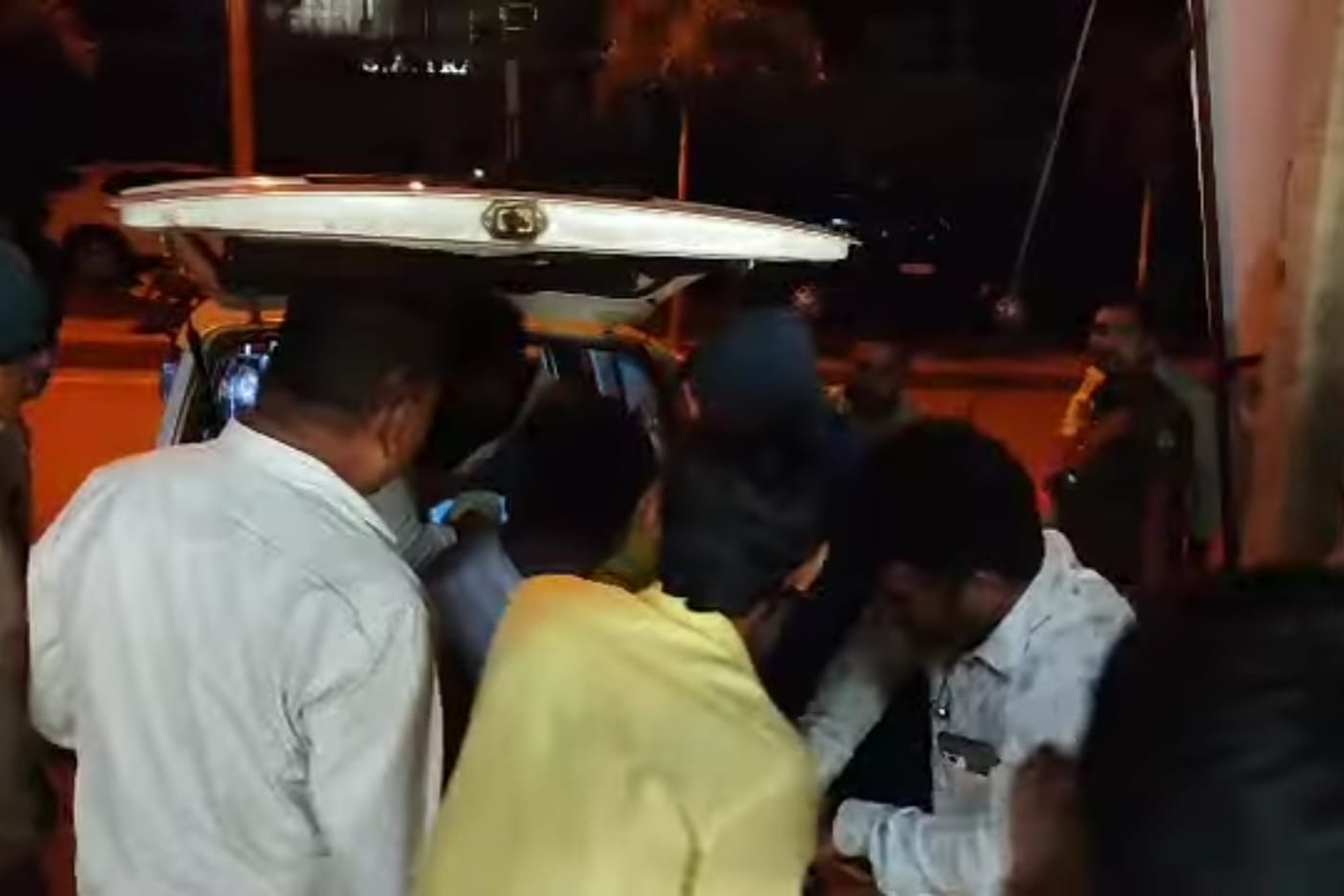 Ganja dealers attack on police